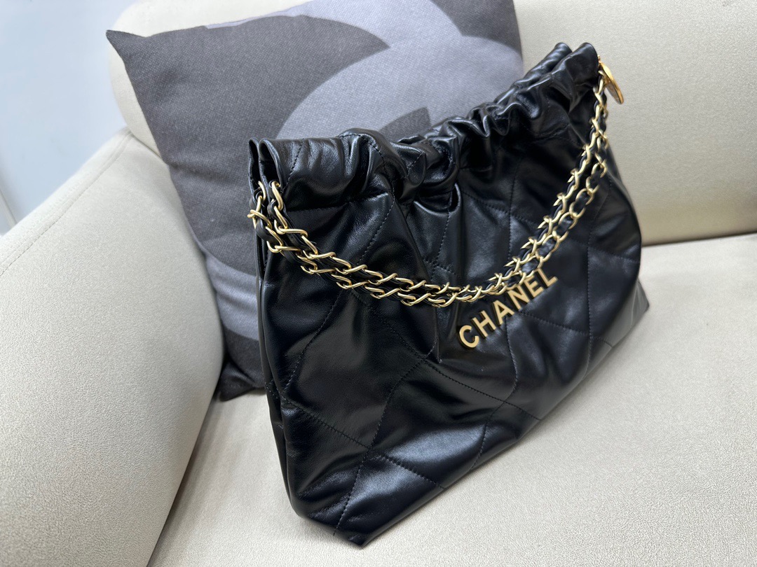 CHANEL 22 HANDBAG