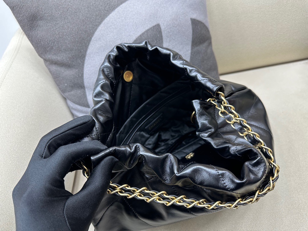 CHANEL 22 HANDBAG