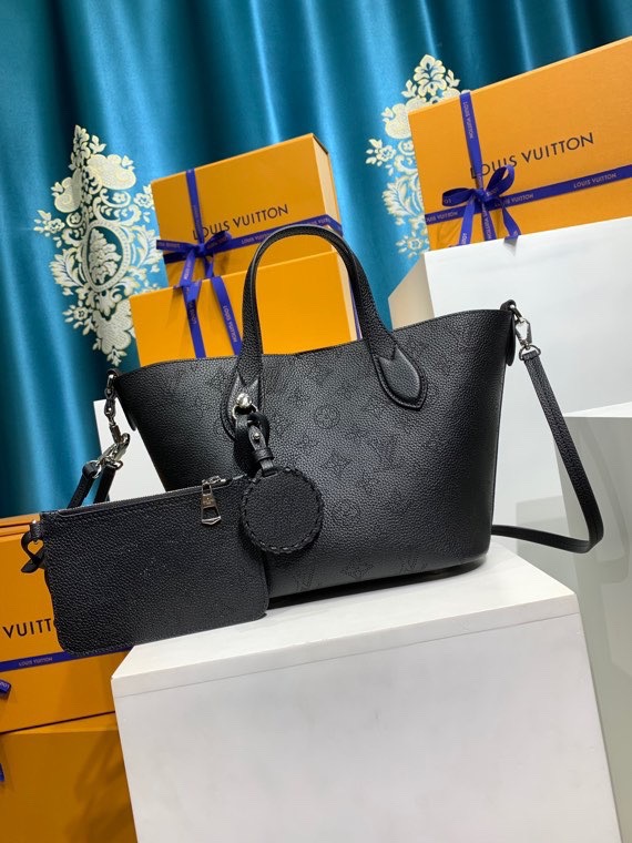 LOUIS VUITTON BLOSSOM PM M21848