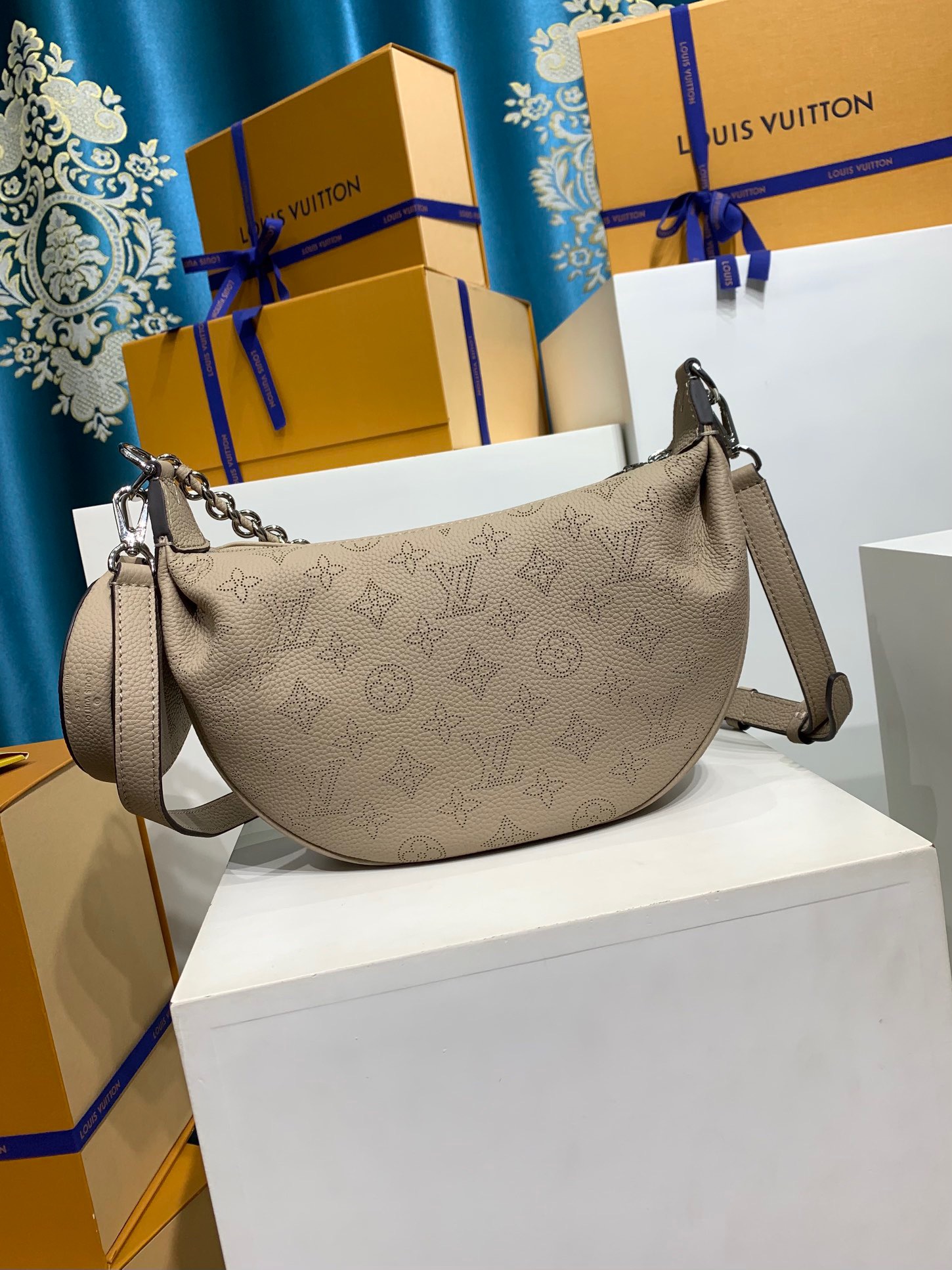 LOUIS VUITTON BAIA MM PM M22820