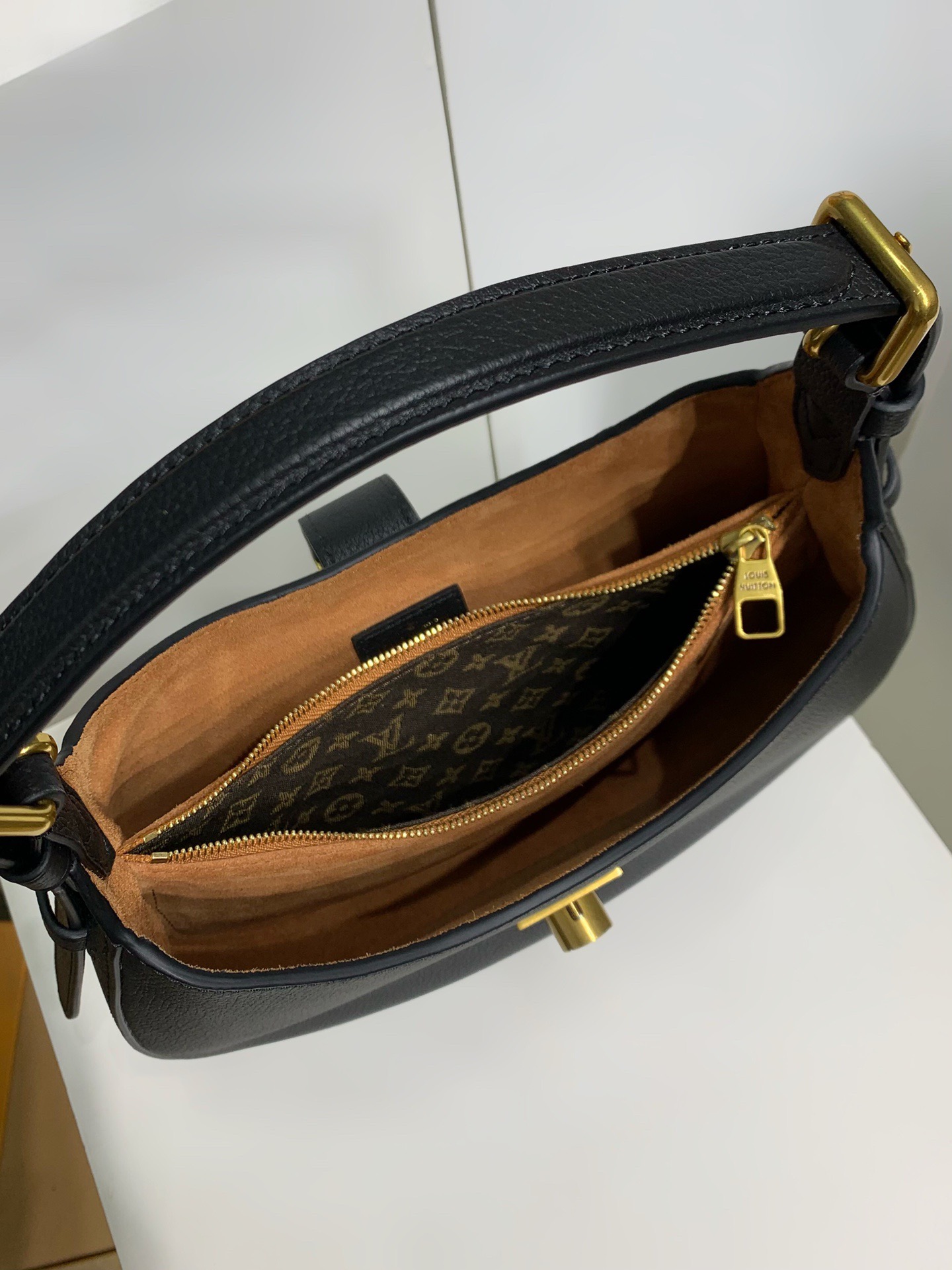 LOUIS VUITTON Low Key Shoulder Bag M24611