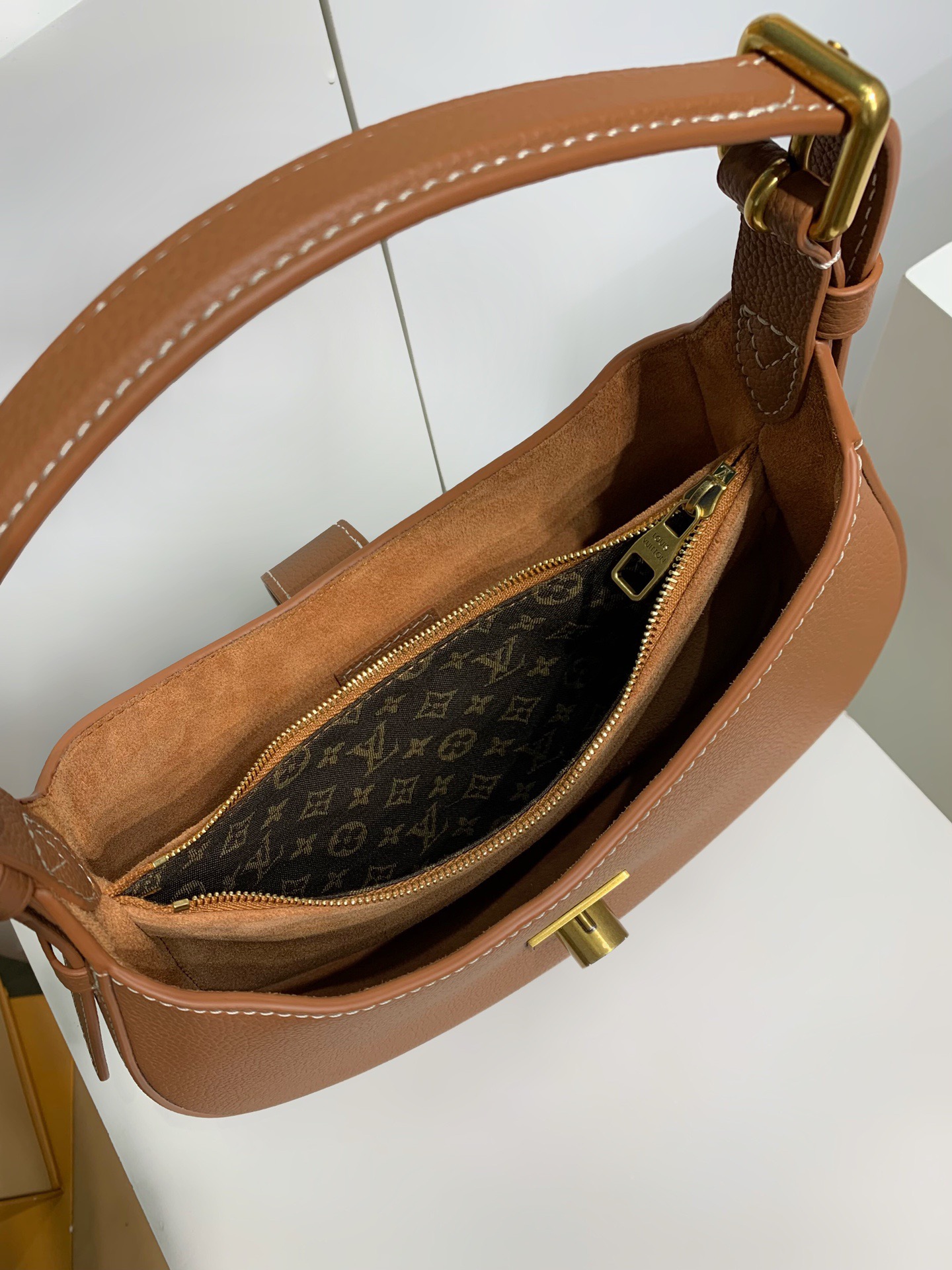 LOUIS VUITTON Low Key Shoulder Bag M24885