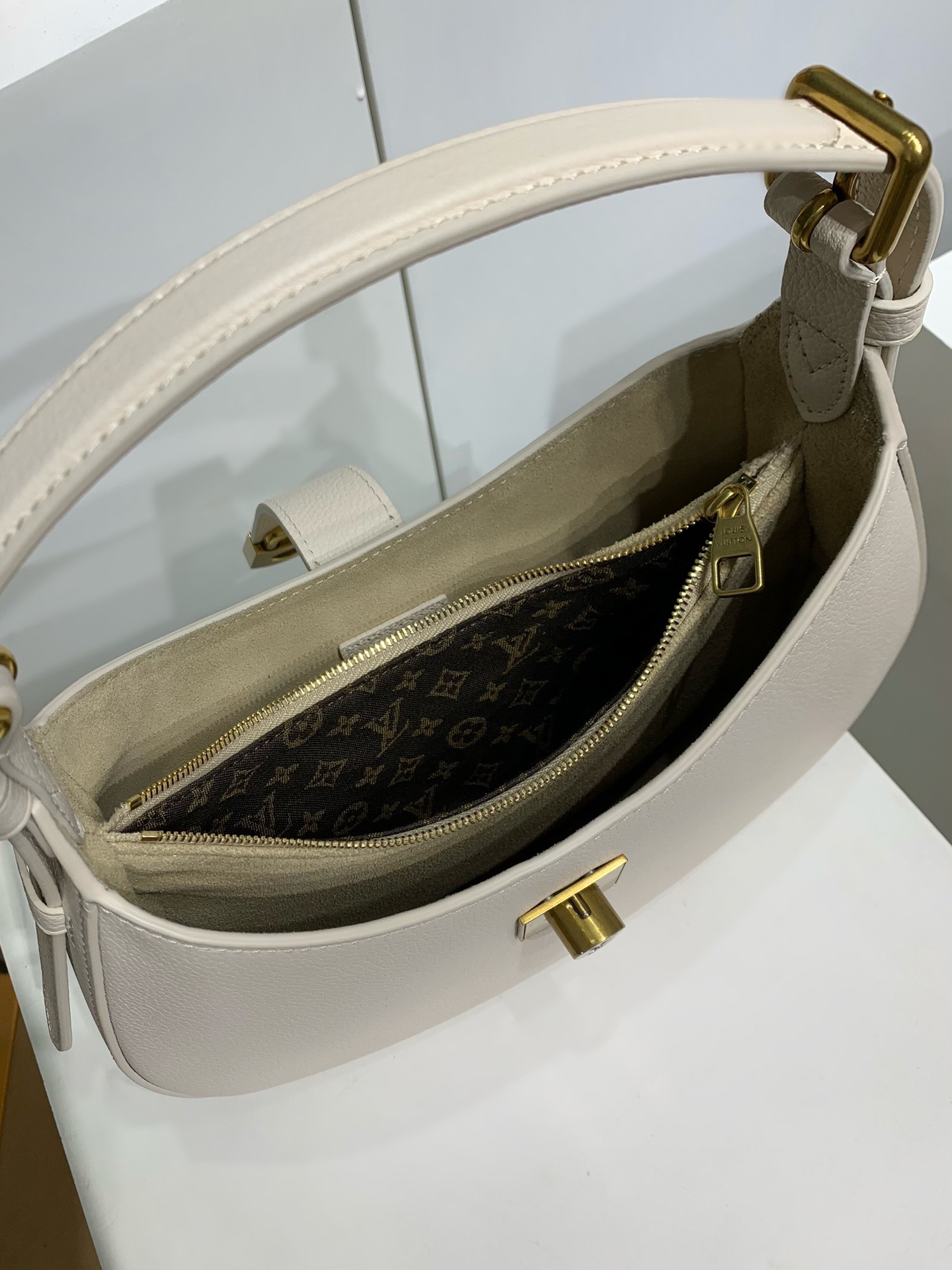 LOUIS VUITTON Low Key Shoulder Bag M24990