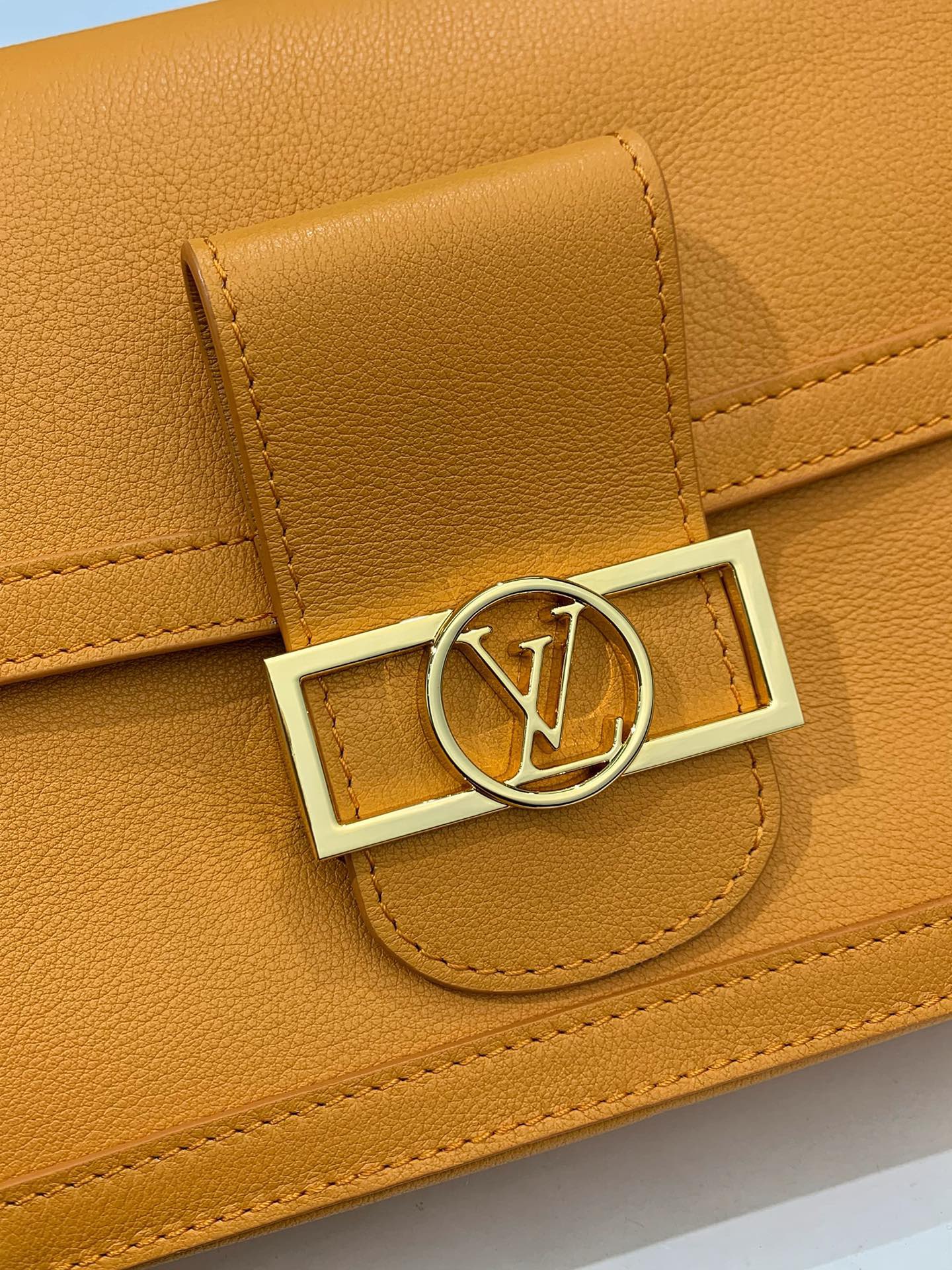 LOUIS VUITTON M25048 Dauphine Soft MM