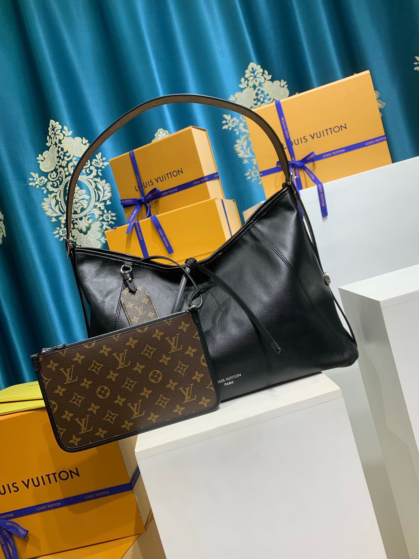 LOUIS VUITTON M25143 CarryAll Dark MM Bag