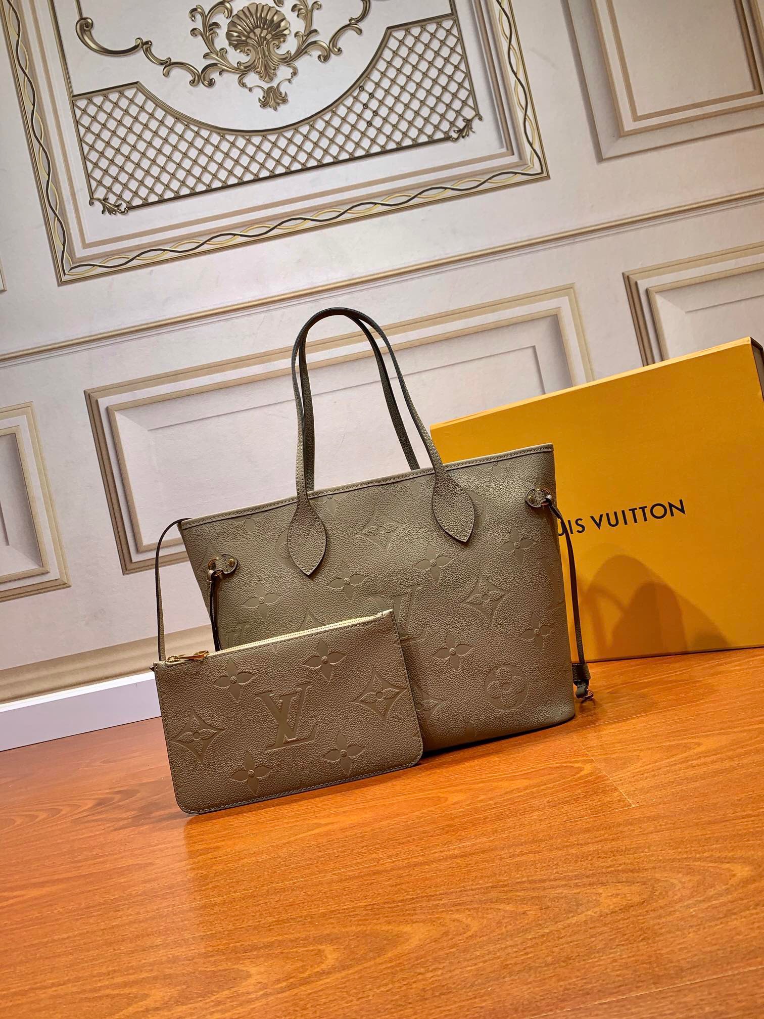 LOUIS VUITTON Neverfull MM Tote Bag M45686