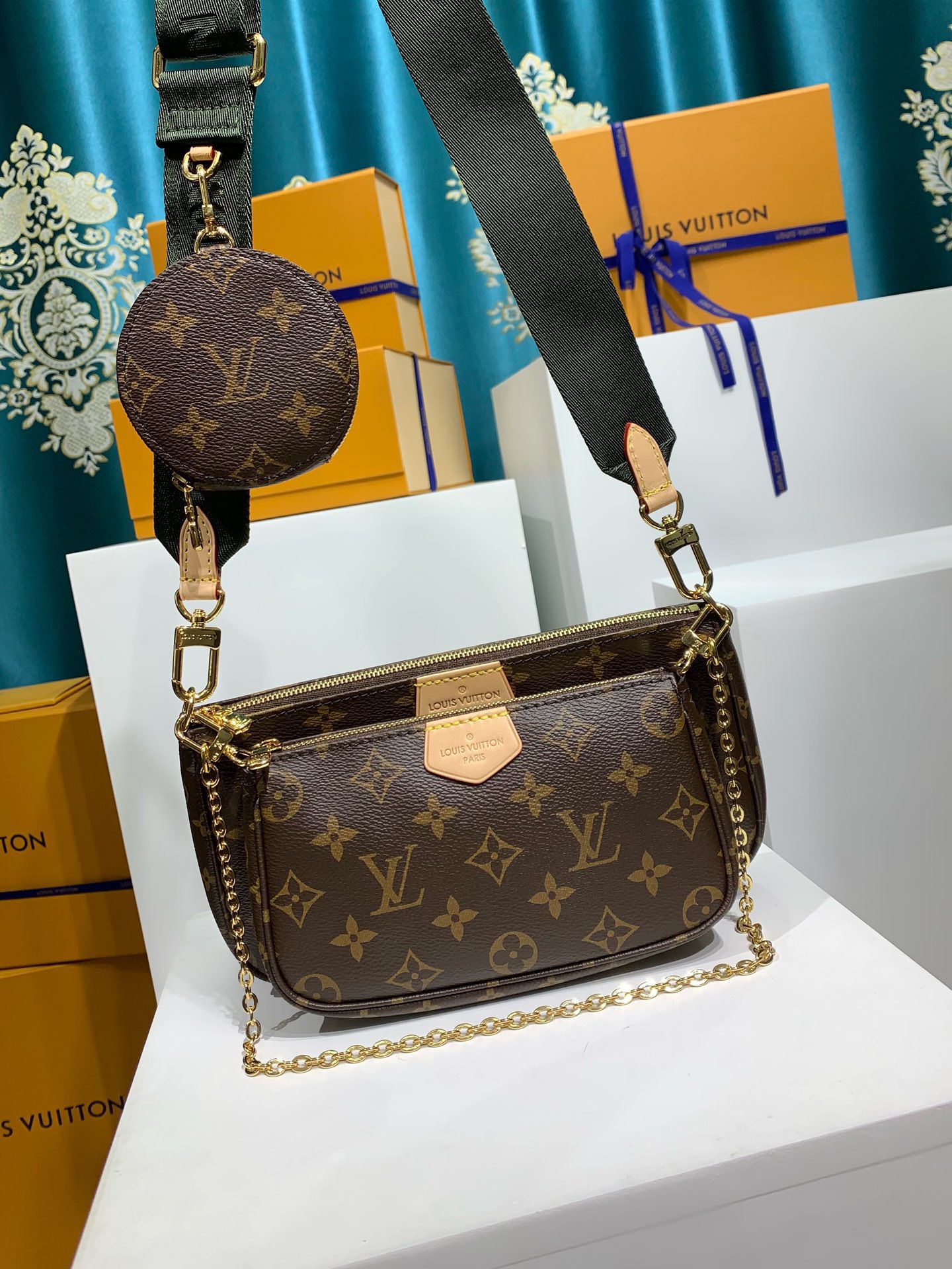 LOUIS VUITTON MULTI POCHETTE ACCESSORIES M44813