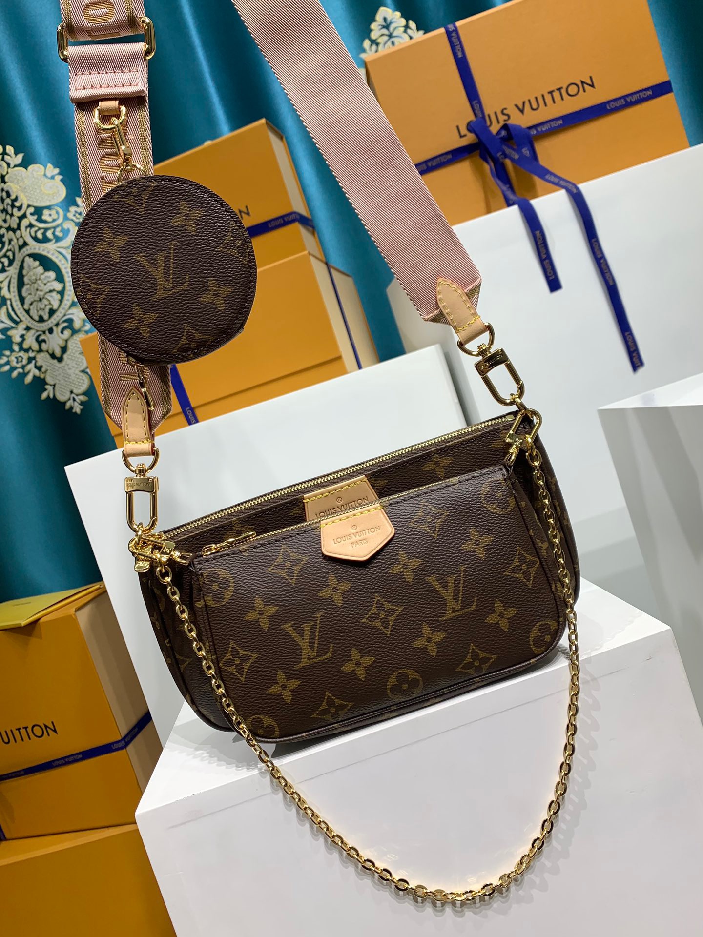 LOUIS VUITTON MULTI POCHETTE ACCESSORIES M44840