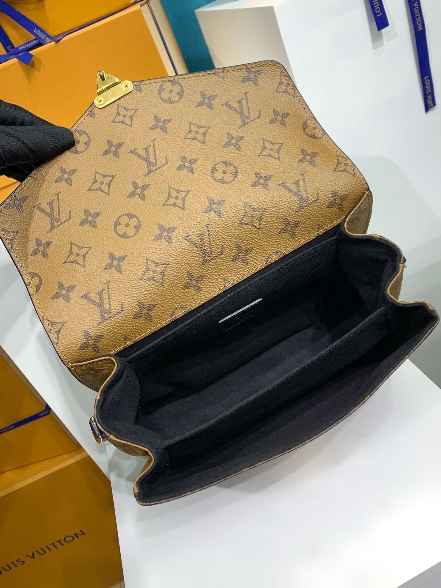 LOUIS VUITTON POCHETTE METIS M44876