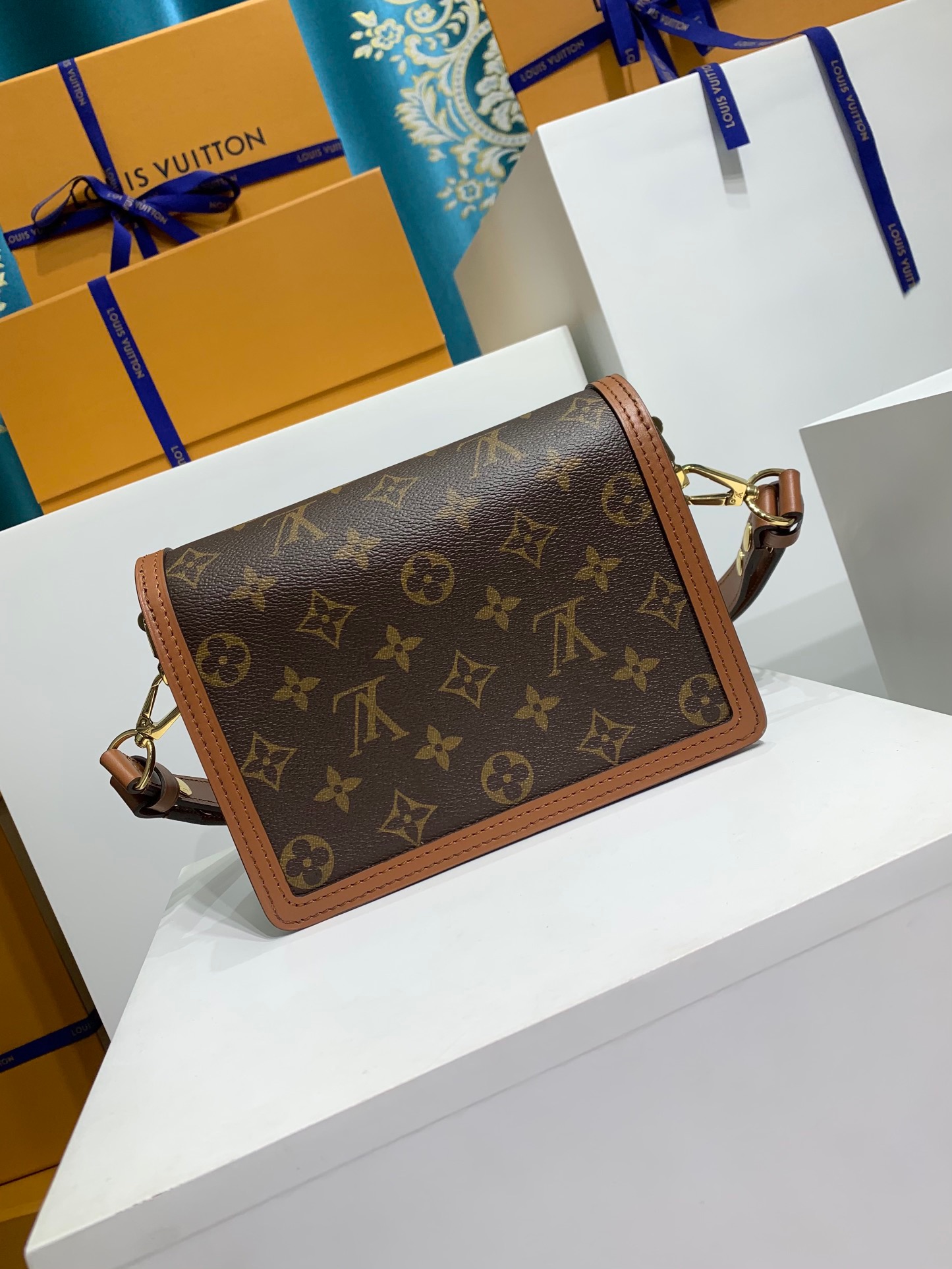 LOUIS VUITTON Mini Dauphine M45959