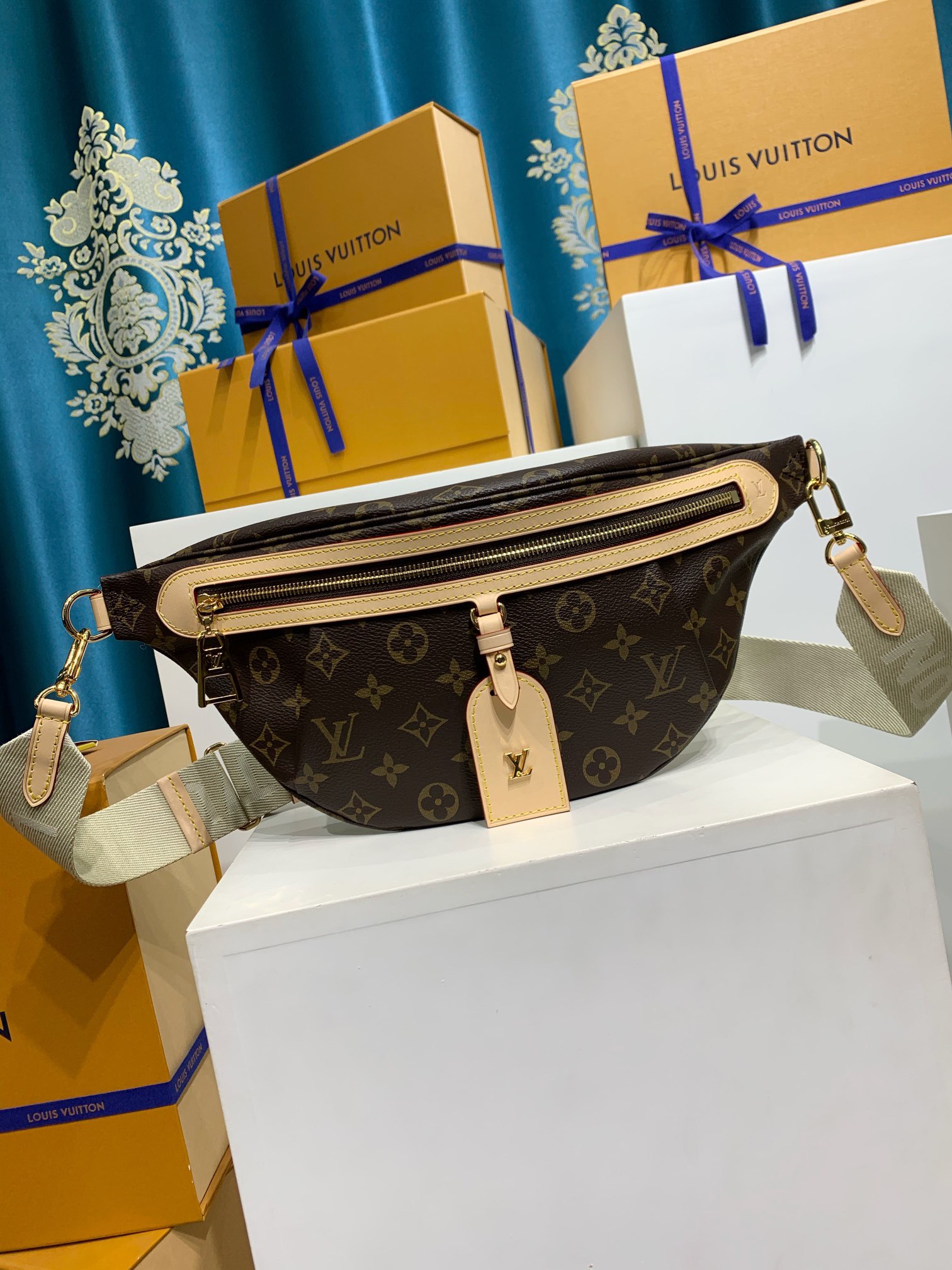 LOUIS VUITTON M46784 High Rise Bumbag