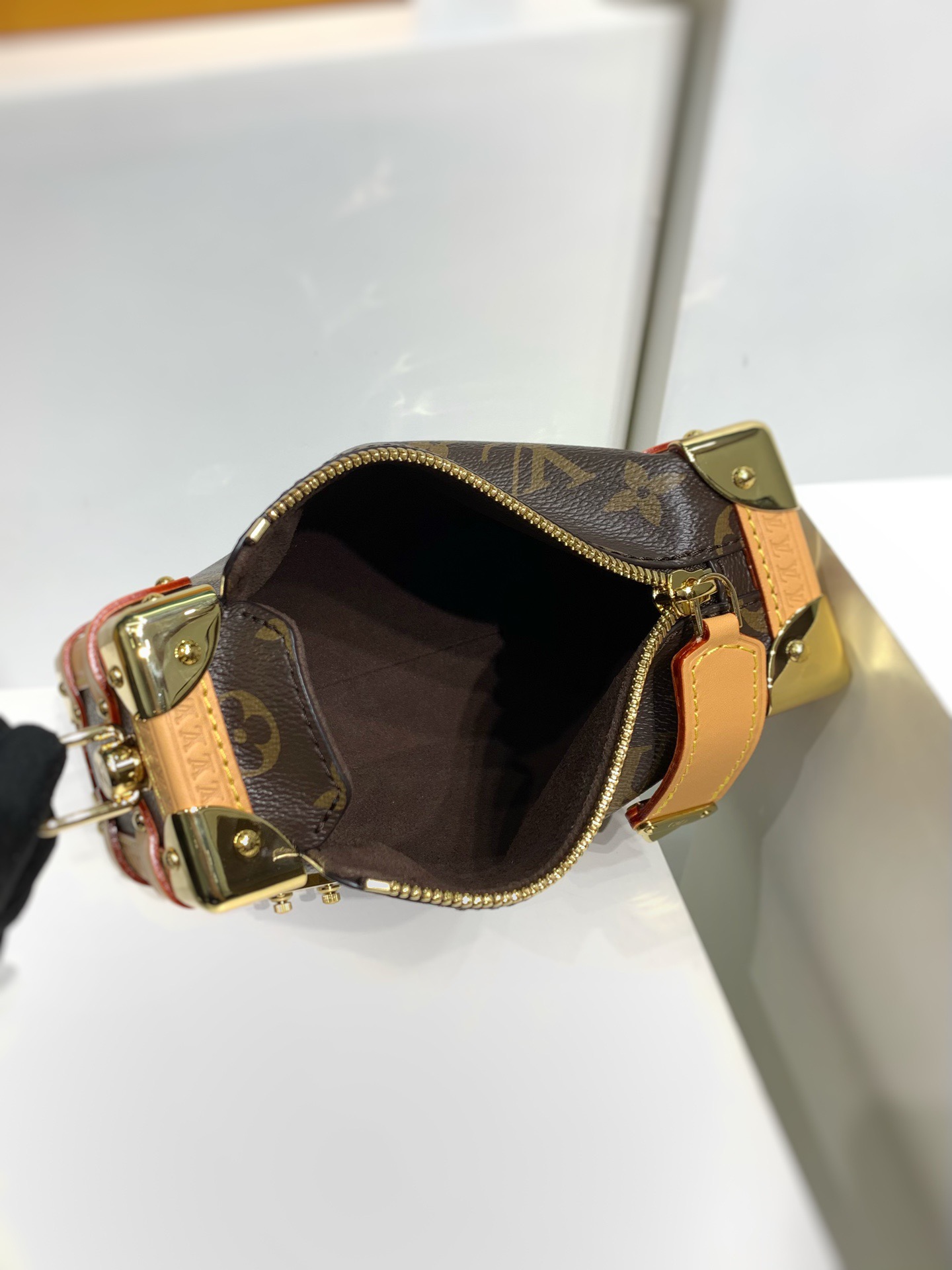 LOUIS VUITTON Side Trunk M46815 PM