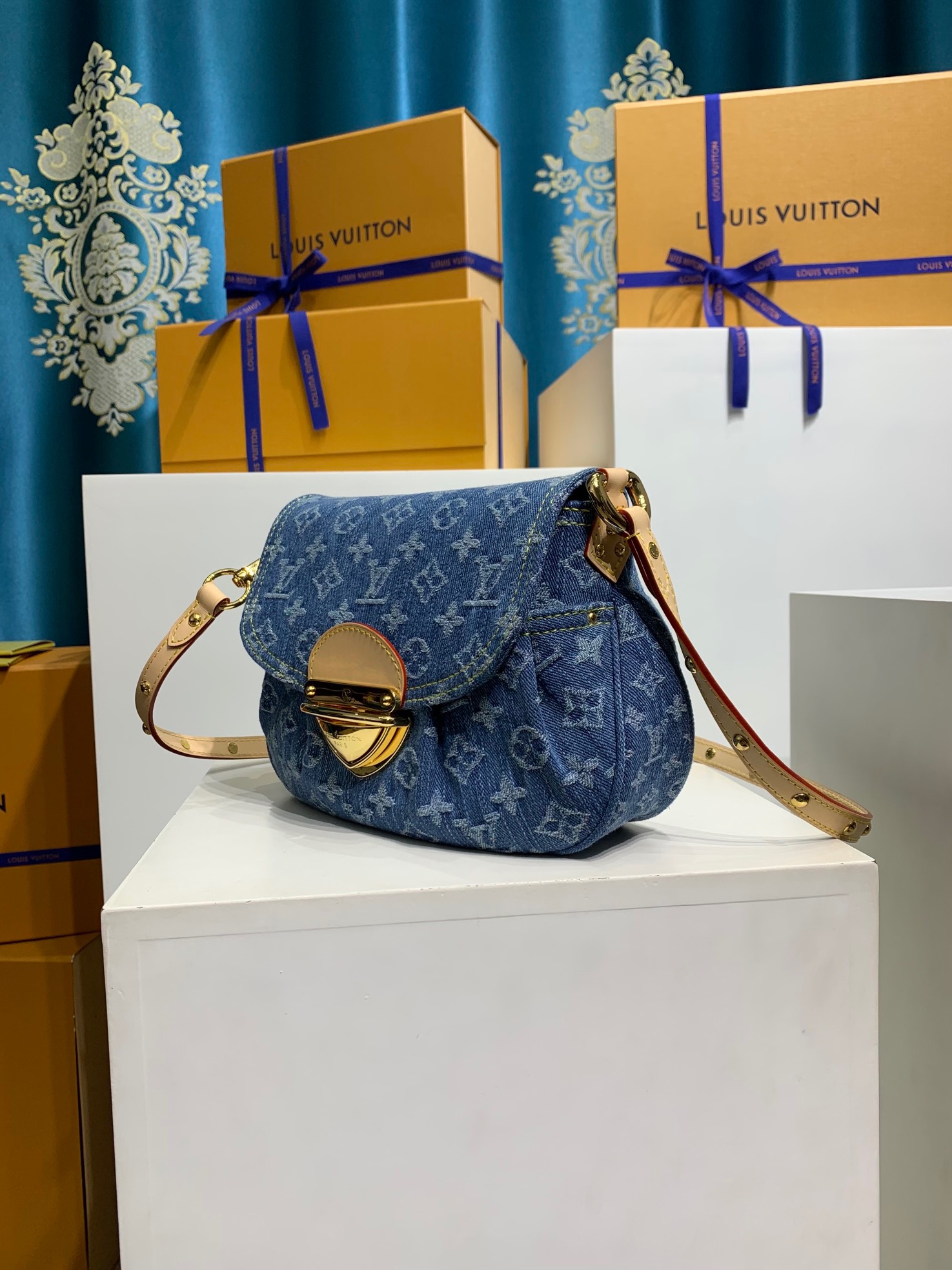 LOUIS VUITTON M46829 Sunset Bag