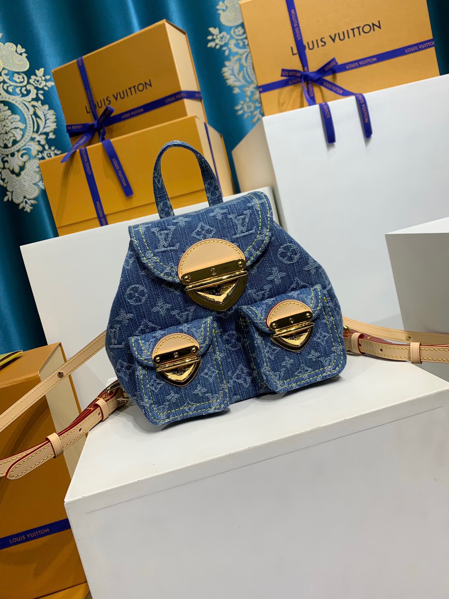 LOUIS VUITTON M46836 Venice Backpack