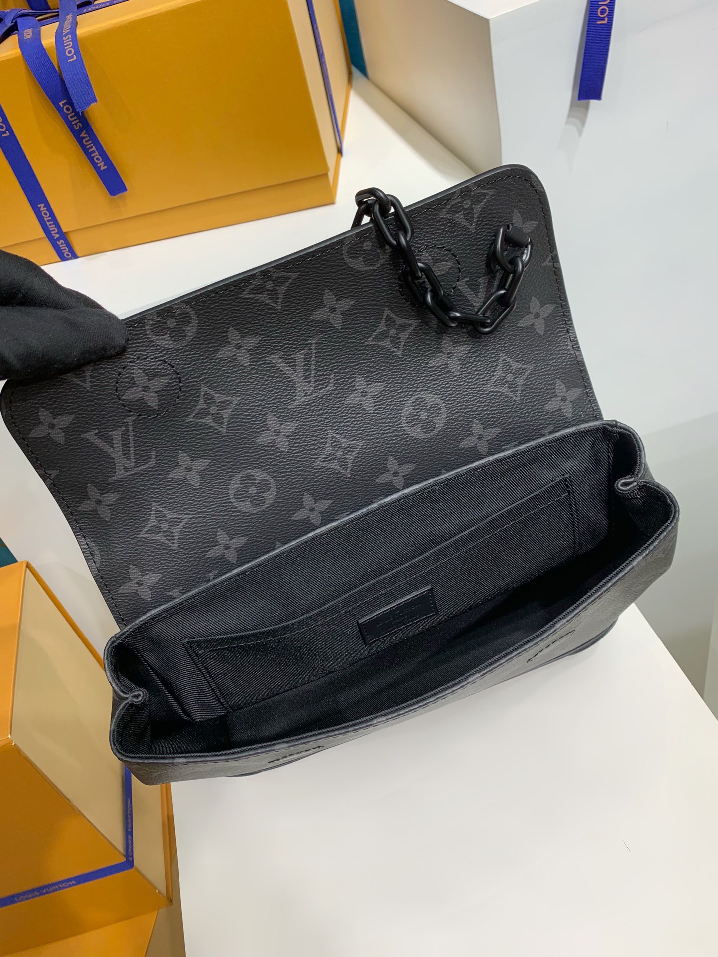 LOUIS VUITTON LV Messenger M46953 Steamer PM Bag