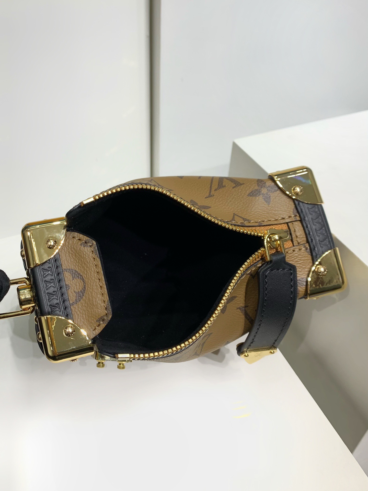 LOUIS VUITTON Side Trunk M47139 PM