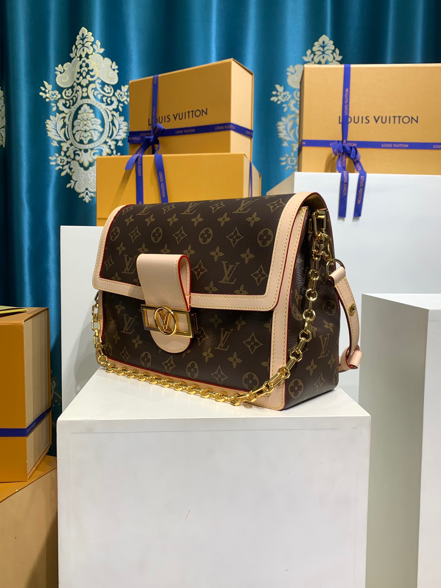 LOUIS VUITTON M47149 Dauphine Soft GM