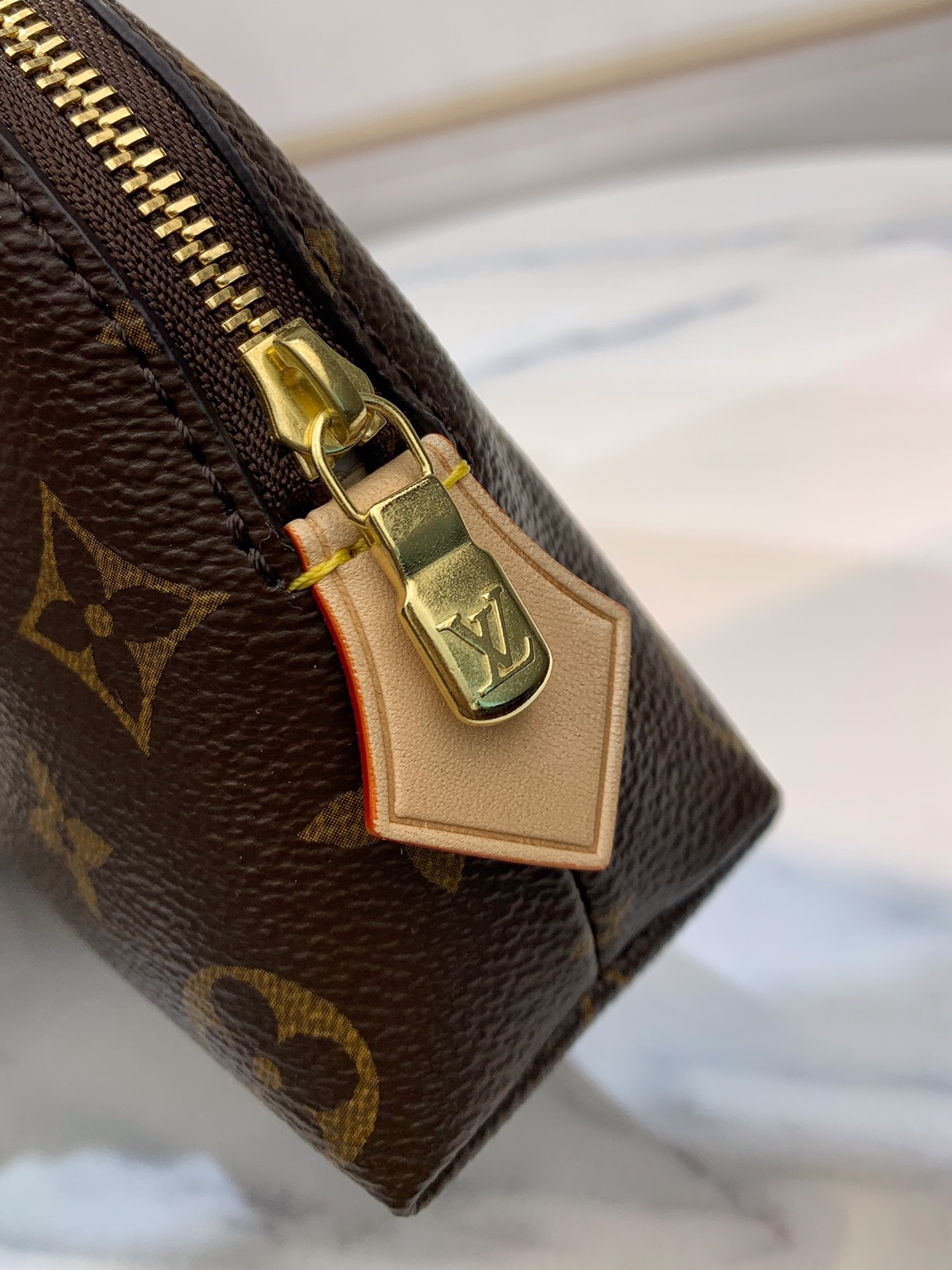 LOUIS VUITTON M47515 Cosmetic Pouch